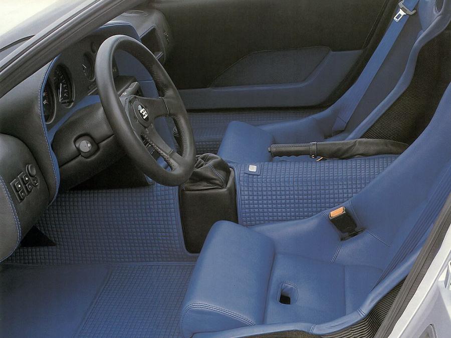 Интерьер Bugatti EB110 SS by Brabus (39018) 1994 года  (фото 3 из 3)